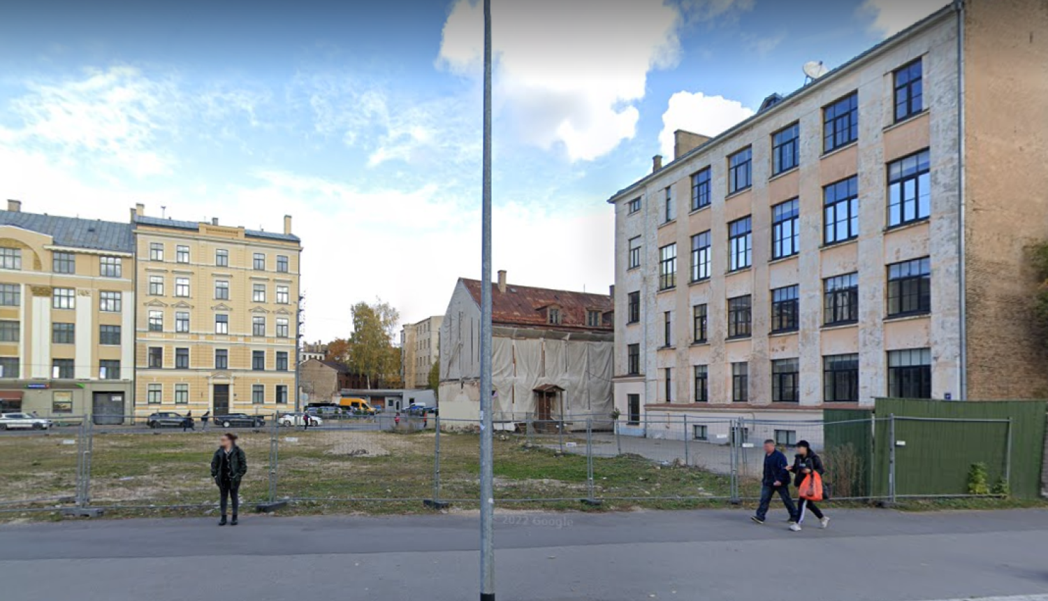 sabrukusī ēka