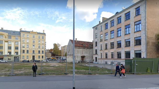 sabrukusī ēka