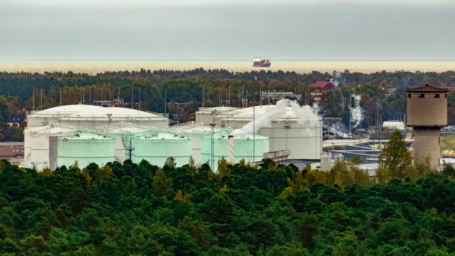 Attēlā degvielas uzglabāšanas bāze