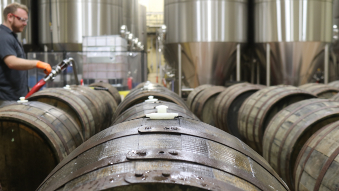 dzēriena ražotnes foto