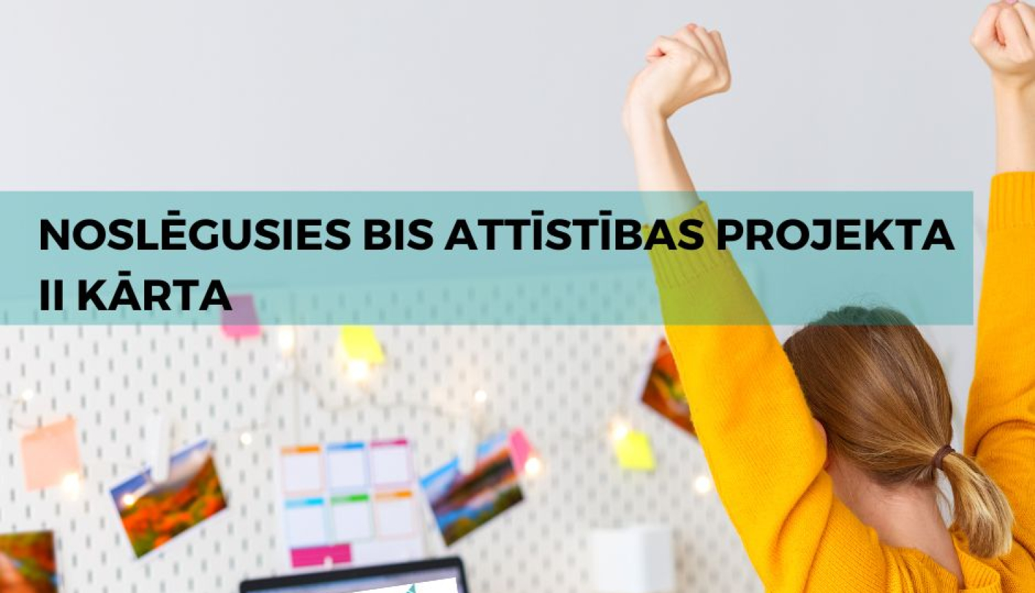 Attēls ar sievieti pie datora un uzraksts par projekta noslēgumu